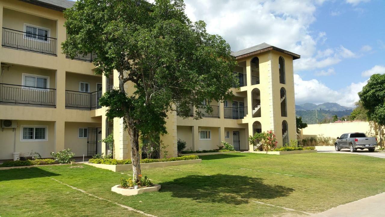 Donhead New Kingston Apt 3 Exterior foto